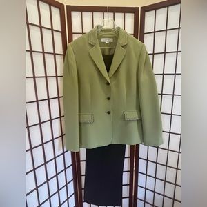 Tahari Business suit